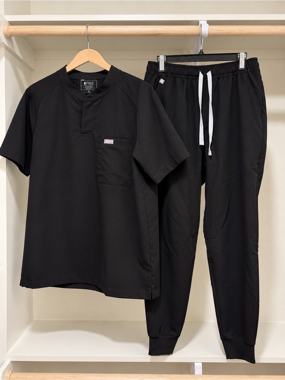 FIGS Men’s Black Scrub Set Medium Collared Top & Jogger Pants